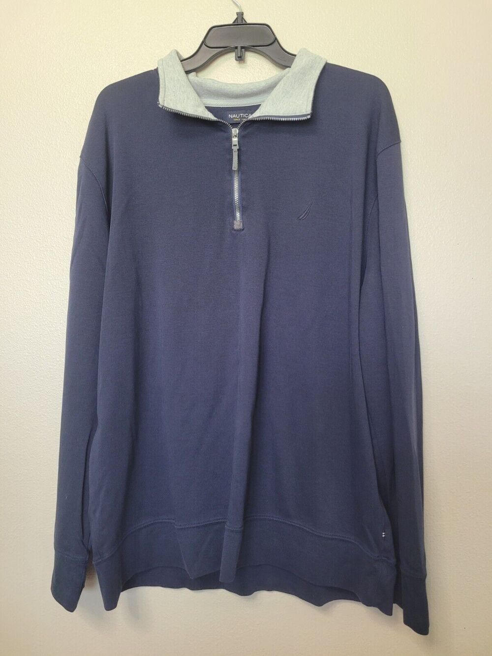 Men’s Nautica Pull Over Navy Blue With Grey Collar Size XXL